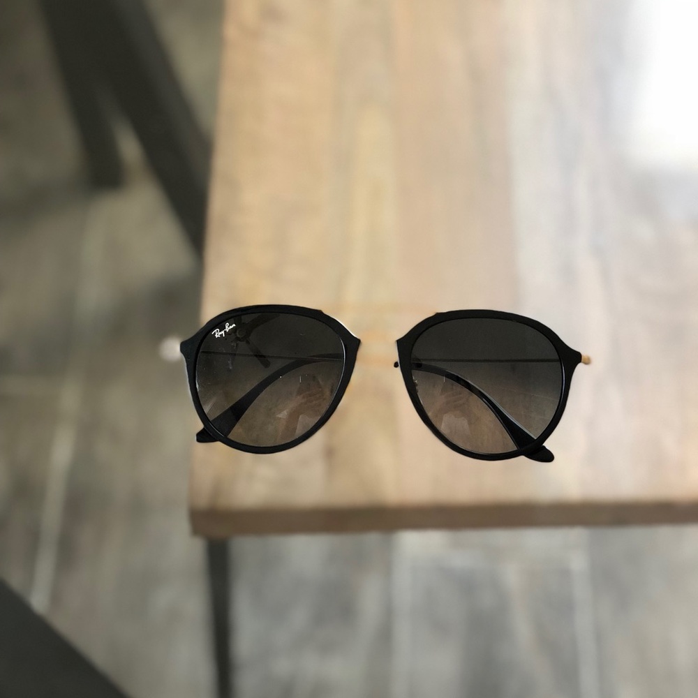 Black Ray-Ban Sunglasses
